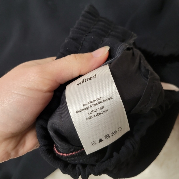 Wilfred Aritzia Buffon Black Red Stripe Jogger Pant Size XS Crepe Work Slacks - Picture 6 of 8